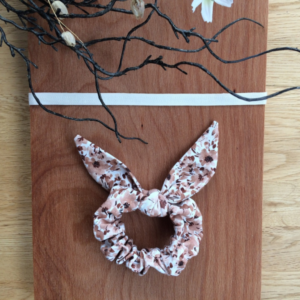 Scrunchie/Haargummi mit Schleife - mehrere Muster